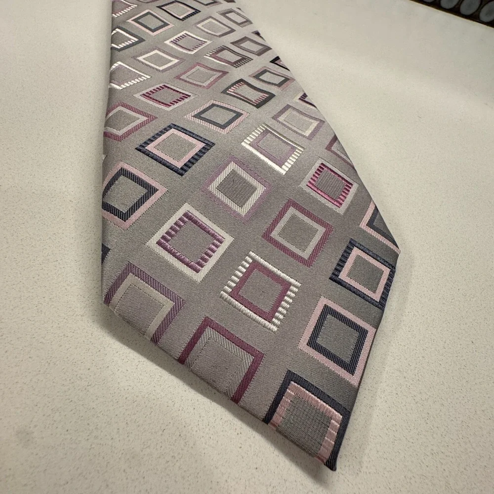 Geoffrey Beene Tie Gray Hand Made 100% Silk Neck Woven Geometric Casual‎